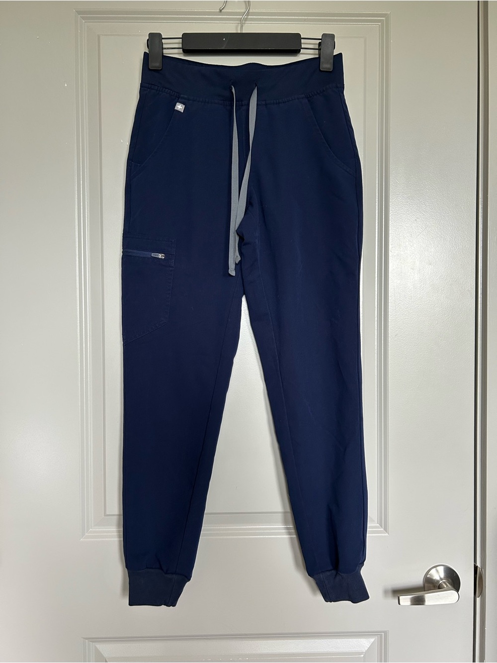 Figs Women's Navy Zamora Drawstring Joggers with Zip Pocket